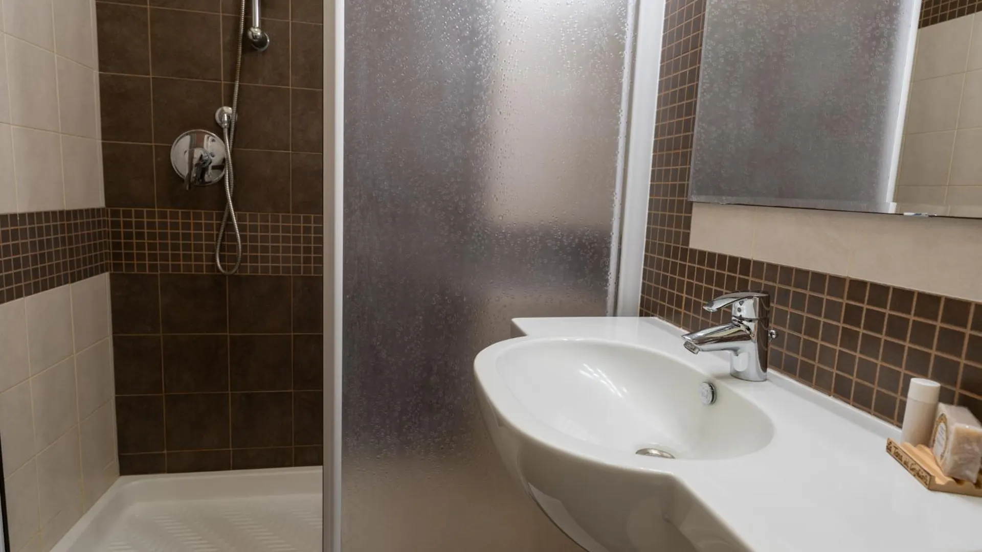 **  Hotel Tana Del Cinghiale Tirli Italia